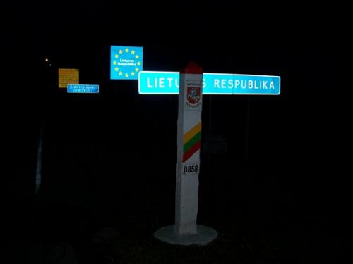 Grenze Litauen Lettland (100_0274.JPG) wird geladen. Eindrucksvolle Fotos aus Lettland erwarten Sie.
